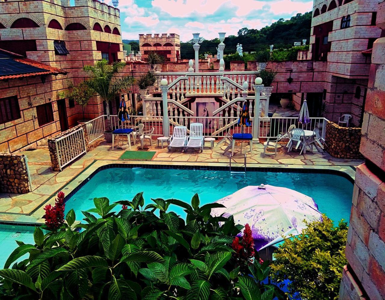 Pousada Al Castello Di Giulietta E Romeo 피라노폴리스 외부 사진