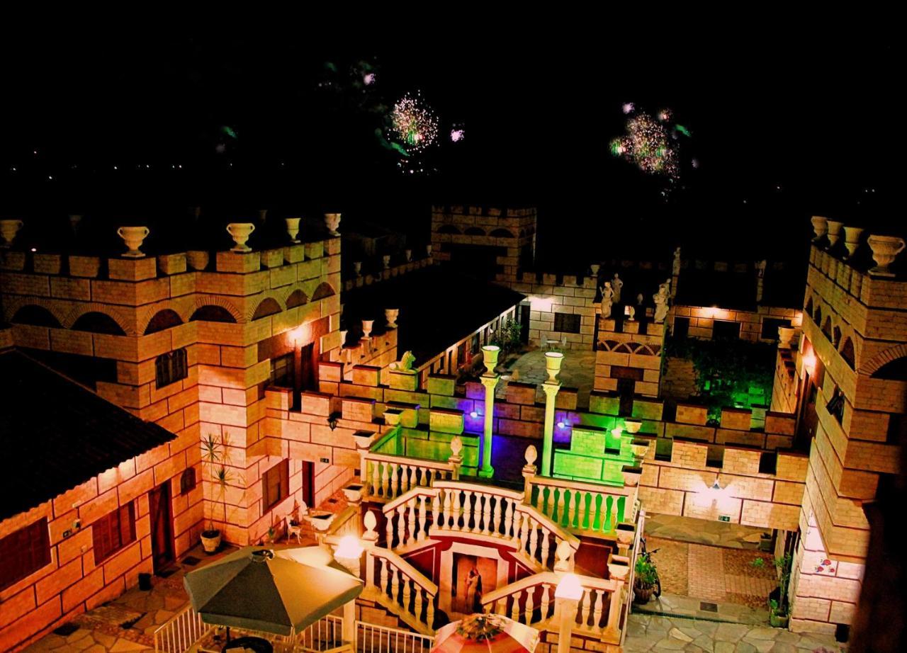 Pousada Al Castello Di Giulietta E Romeo 피라노폴리스 외부 사진