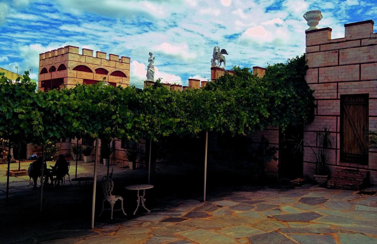 Pousada Al Castello Di Giulietta E Romeo 피라노폴리스 외부 사진